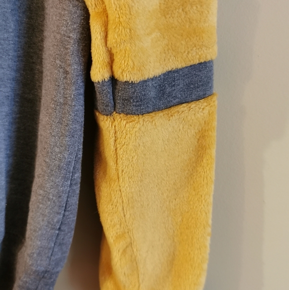 Cold Crush, S, Grey Yellow Fuzzy Sweater - Picture 2 of 4